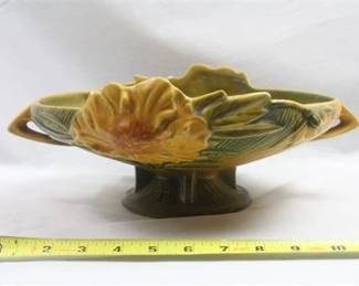 Lot 052   10 Bid(s)
Roseville Pottery Peony 1942 Console Bowl 4-10