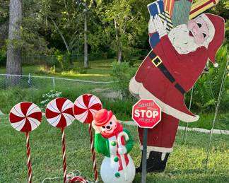 Life Size Santa!! Blowmold Snowman and more!