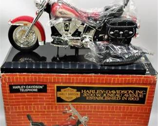 Lot 005   5 Bid(s)
Harley Davidson Telephone 15" & Box