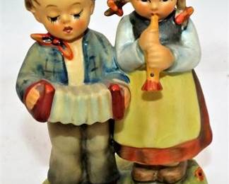 Lot 013   1 Bid(s)
Hummel Figure Birthday Serenade