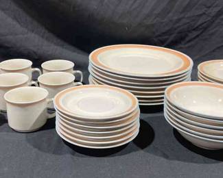 Anchor Hocking Dinnerware set