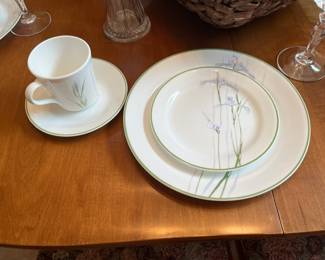 Corelle dinnerware set