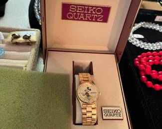 Seiko quartz MICKEY MOUSE WATCH!