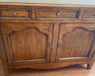 "Gorgeous Goshen Plantation" in Augusta, GA Starts Closing Thu 9/28 8pm. Pickup is Sat 9/30 10-3pm. Please click here to view more photos, descriptions, and current bids:&nbsp;https://ctbids.com/estate-sale/24147