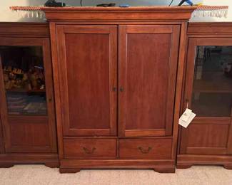 "Gorgeous Goshen Plantation" in Augusta, GA Starts Closing Thu 9/28 8pm. Pickup is Sat 9/30 10-3pm. Please click here to view more photos, descriptions, and current bids:&nbsp;https://ctbids.com/estate-sale/24147