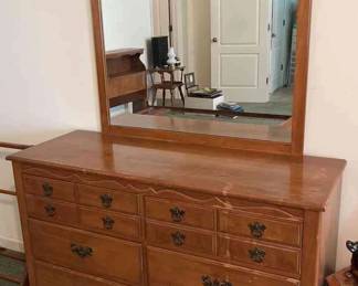 "Gorgeous Goshen Plantation" in Augusta, GA Starts Closing Thu 9/28 8pm. Pickup is Sat 9/30 10-3pm. Please click here to view more photos, descriptions, and current bids:&nbsp;https://ctbids.com/estate-sale/24147