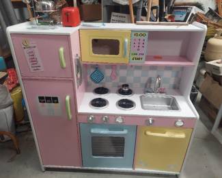 children's play kitchen