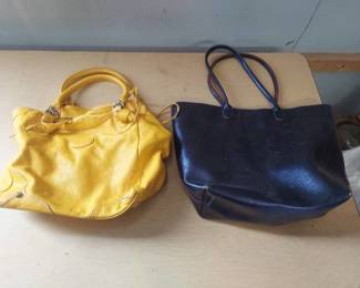 2 purses