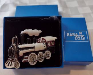 Rara Avis pin- Murder on the Orient Express. Limited release.