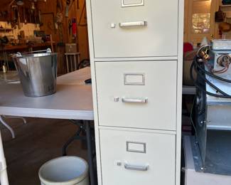 4 Drawer File Cabinet 