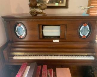 Beautiful Player Piano - GREAT - condition