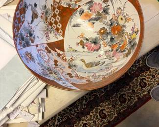 less blurry view of the bowl