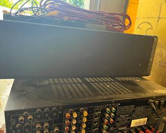 Definitive Technology Center Channel Speaker    untested.  19.5" w x 6'H