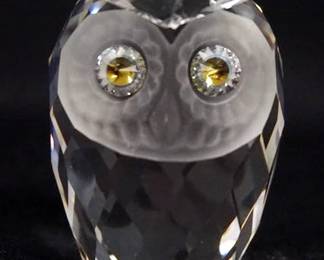 1064	SWAROVSKI CRYSTAL FIGURINE, OWL, APPROXIMATELY 2 IN H
