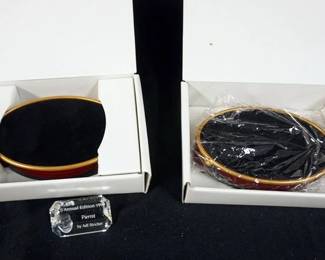 1088	SWARVOSKI CRYSTAL 2 OVAL STANDS, 1 WITH PLAQUE 1999 PIERROT
