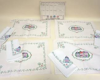 1104	LENOX COLLECTIONS CLOTH PLACEMATS AND NAPKINS, SET FOR 4 WITH PLANNING MATT & MARKER
