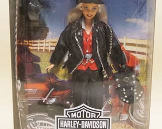 1300	1997 LIMITED EDITION HARYLEY DAVIDSON BARBIE DOLL IN BOX
