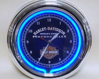 1311	HARLEY DAVIDSON NEON & QUARTZ WALL CLOCK, APPROXIMATELY 12 IN
