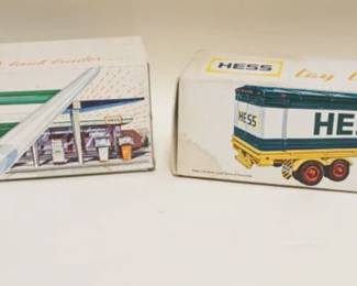 1327	2 HESS TRUCKS IN BOXES
