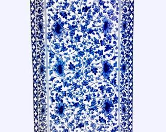 JIFI912 Chinese Blue White Porcelain Tray Mid 20th century Sushi platter, China. Hand decorated with blue floral leaf and lattice border.