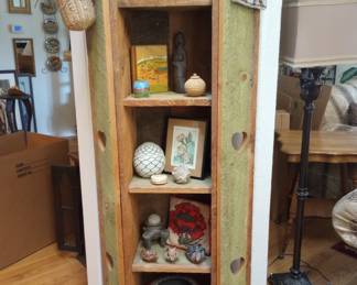 Beautiful decor and collectibles 