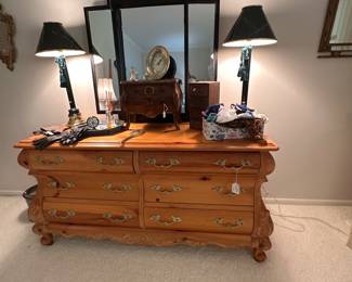 6-Drawer Pine Bombe Chest, Triple Mirror, Pair of Lamps