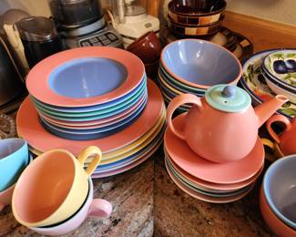 'Delightful' Set of Dishes