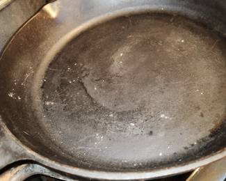 Lodge Fry Pan  -  Cast Iron 