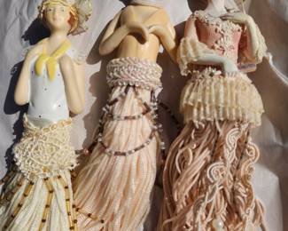 Hang these beauties from door knobs, light fixtures, etc. 