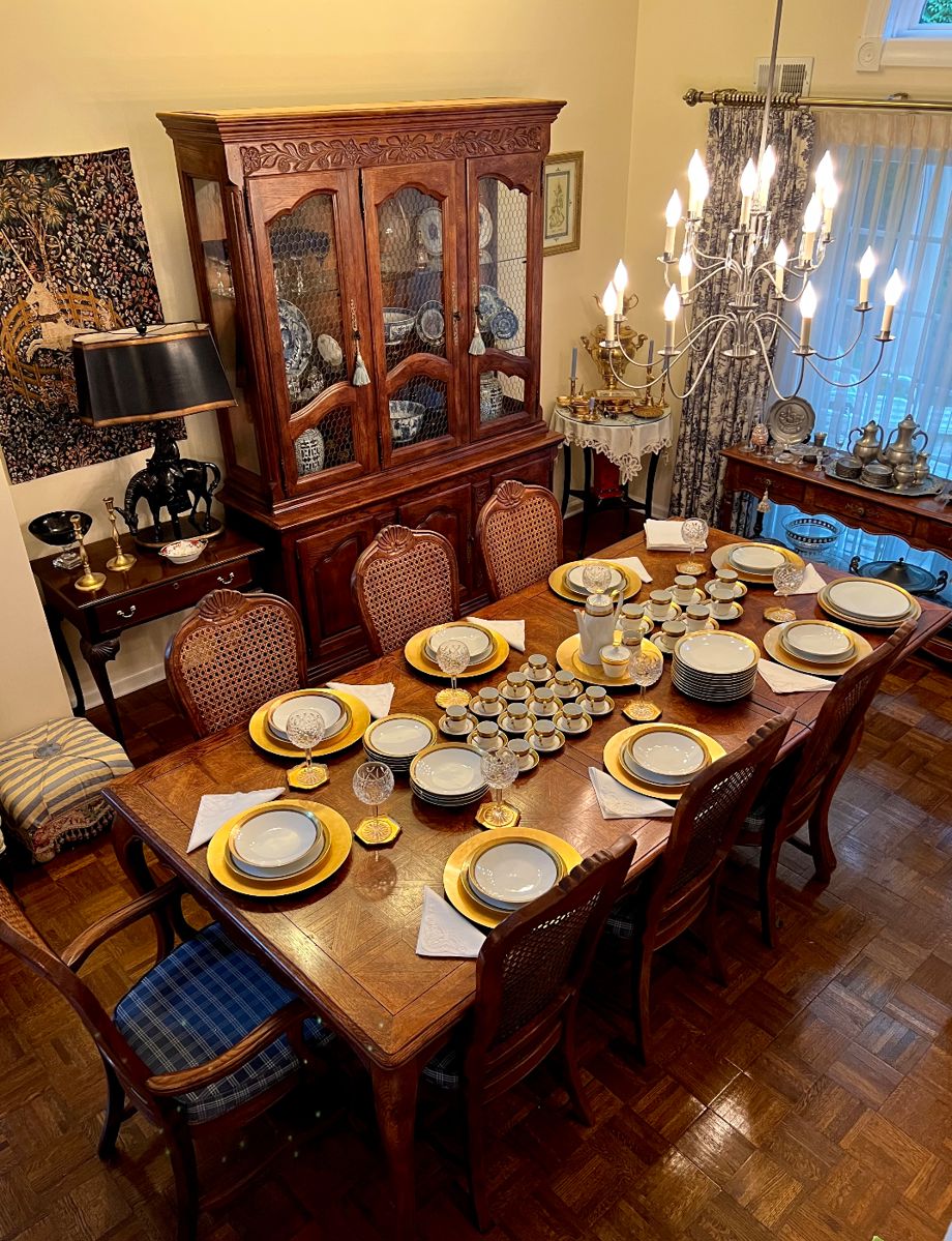 The HILLS Basking Ridge Moving Sale starts on 10/14/2023