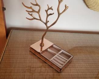 Jewelry tree
