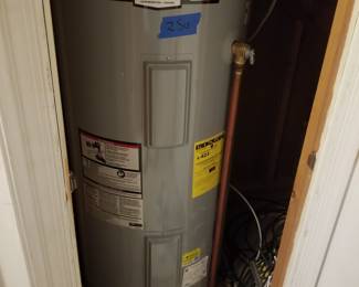 Hot water heater
