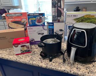 -Crepe Maker
- Belgian waffle iron
- Air Fryer
- Fry daddy
- Vacuum food saver w/ bags
- Air popcorn popper
