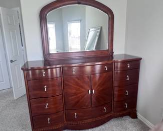 Mahogany solid wood dresser w/ felt lined drawers