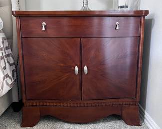(2) Mahogany solid wood night stands 