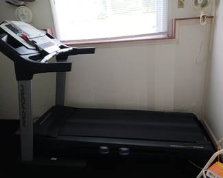 Pro form 995 Treadmill. Excellent Condition! Has Manual