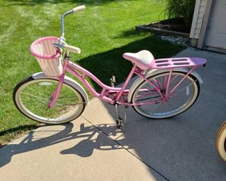 Schwinn Ladies Bicycle Like New