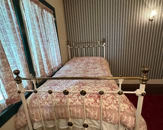 Beautiful rod iron antique single bed 