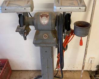 Delta Tripe-Duty grinder 