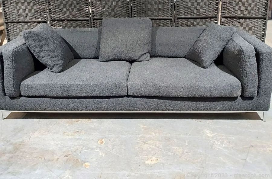 Modern European Design Luxurious Sofa
