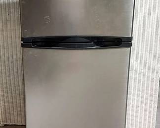 Small Haier Frost Free Refrigerator Freezer