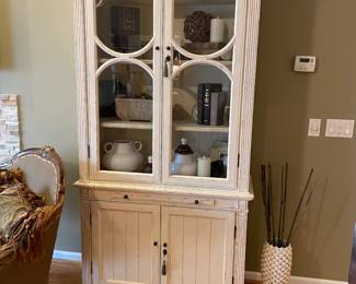 Tall chic cabinet with lower doors