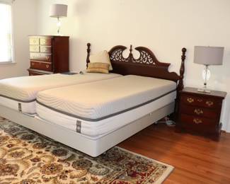 Sleep number bed  One side is Broken (flat)