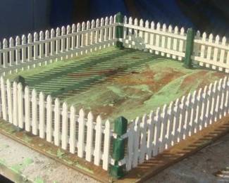 fencegreenwhite1i