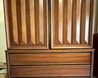 MidCentury Dresser With Drawers