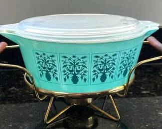 Vintage Pyrex Casserole Dish