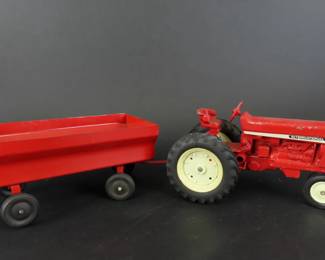 Die Cast ERTL International Tractor with Trailer - Made in USA