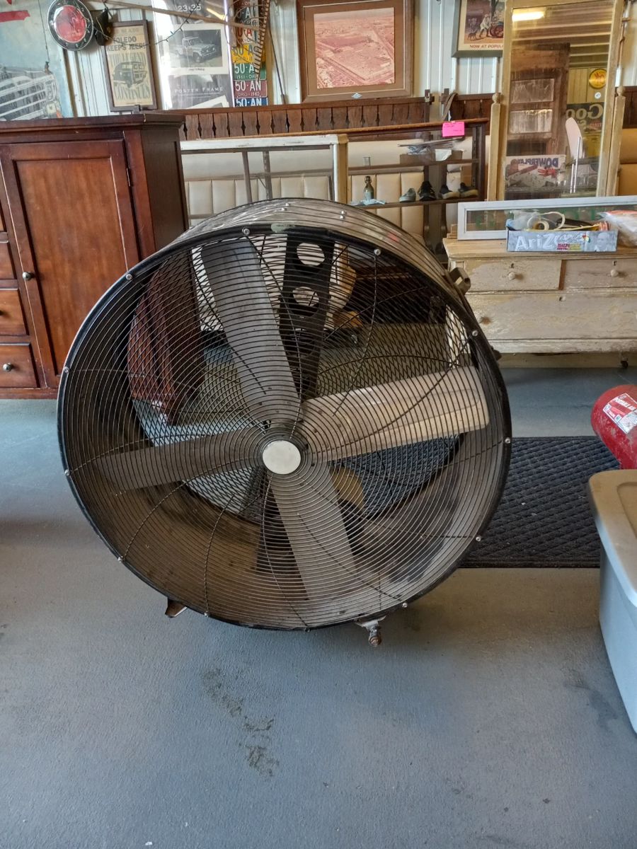 Big sale full of Vintage Items in Berkey, OH starts on 10/5/2023