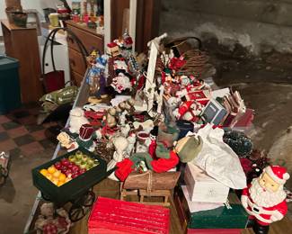 More Christmas ornaments and decor