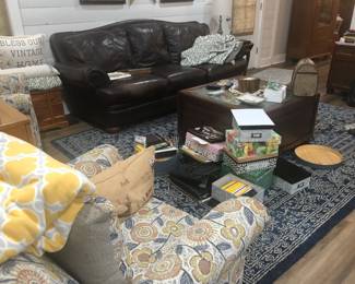 Nice furniture and rugs